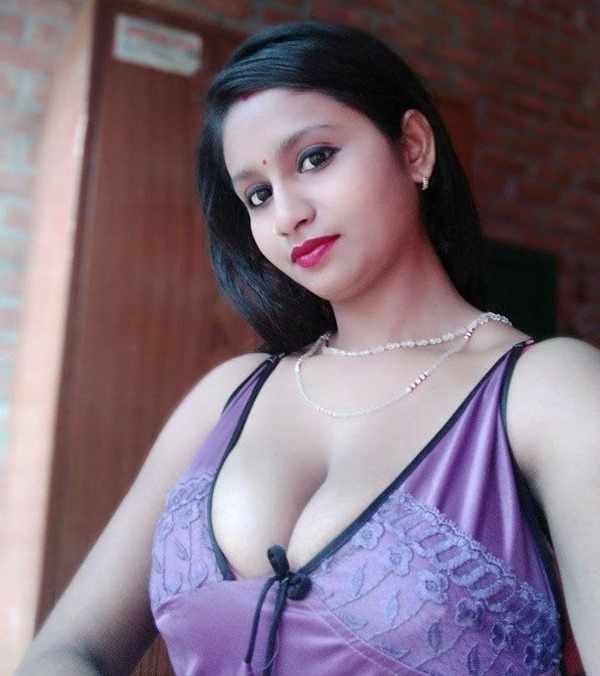 Super hot big tits bhabi naked mature women full nude pics (1)