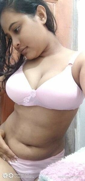 Very hot desi sexy girl boobs pics full nude pics collection (2)