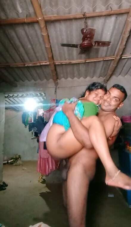 Horny mature desi couples bhabhi xxx video stand fucking mms HD