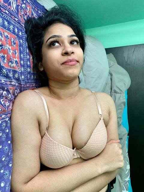 Super hotly indian babe boobs pics full nude pics collection (2)