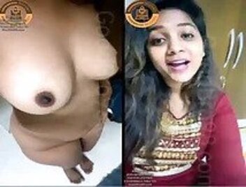 Very beautiful hot 18 girl xx xn indian showing boobs mms