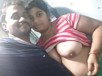 Very sexy Tamil mallu girl indan xx showing big tits mms