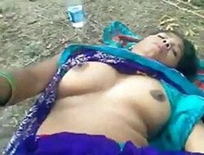 Village beautiful sexy tamil aunty xxx sucking fucking lover outdoor