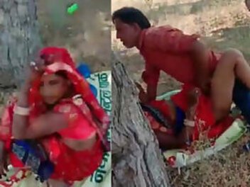 Young sexy desi aunty porn fucking young boy outdoors
