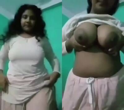 Village-18-sexy-desi-girl-marwadi-xxx-video-showing-big-tits-nude-mms.jpg