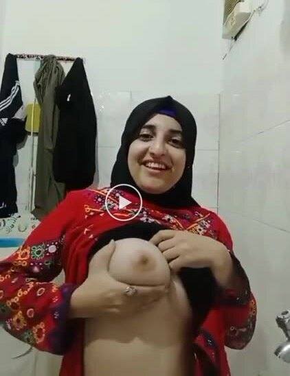 Super-beautiful-pak-hijabi-babe-pakistani-xxx-cam-big-boobs.jpg