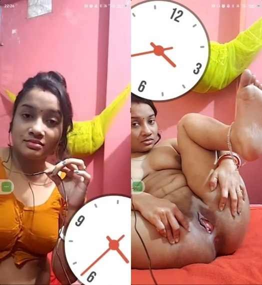 Very-beautiful-horny-hot-desi-xxx-bhabhi-nude-live-fingering.jpg